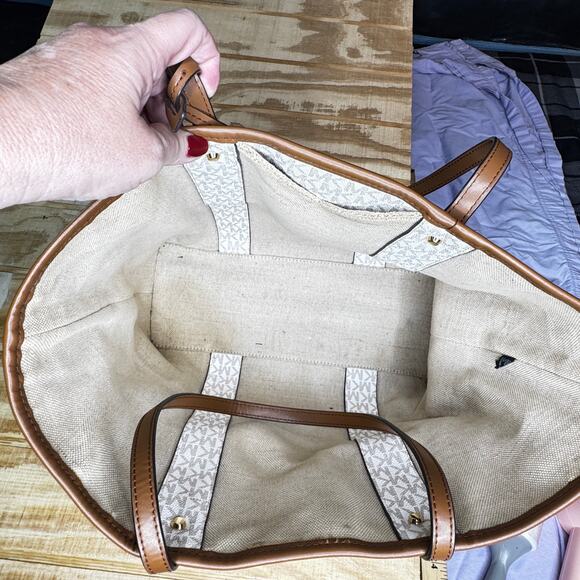 Michael Kors Eva Large Tote White/Ivory Pink Stripe Coated Canvas Purse Bag - Picture 4 of 13